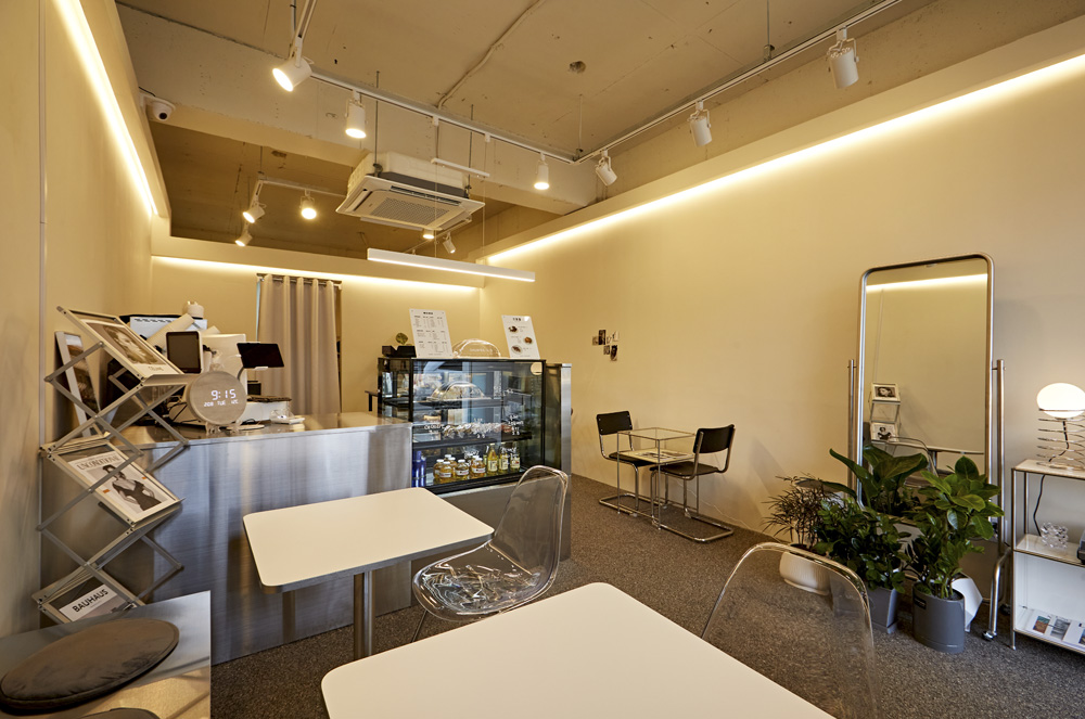 16 平米咖啡厅，极简设计惊艳亮相-5