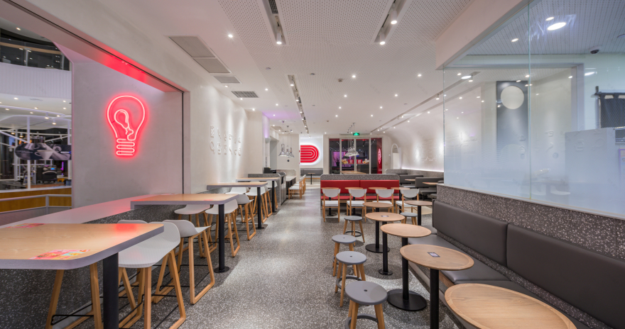 上海和平电影院 KFC 餐厅·穿梭时空的未来之旅-21