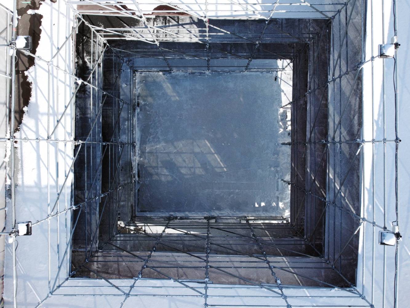 乌克兰尊严革命博物馆临时展览馆·“立方体”丨乌克兰基辅丨Iegor Shtefan,urban curators-34