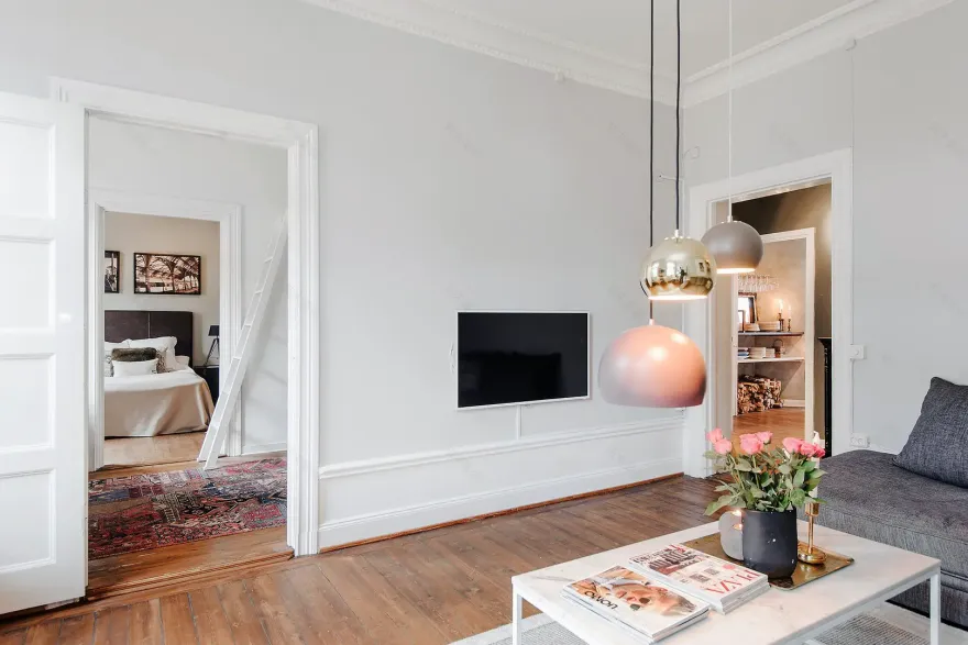 暖冬的民族风情 | 铜与 tan 皮革的完美搭配-9