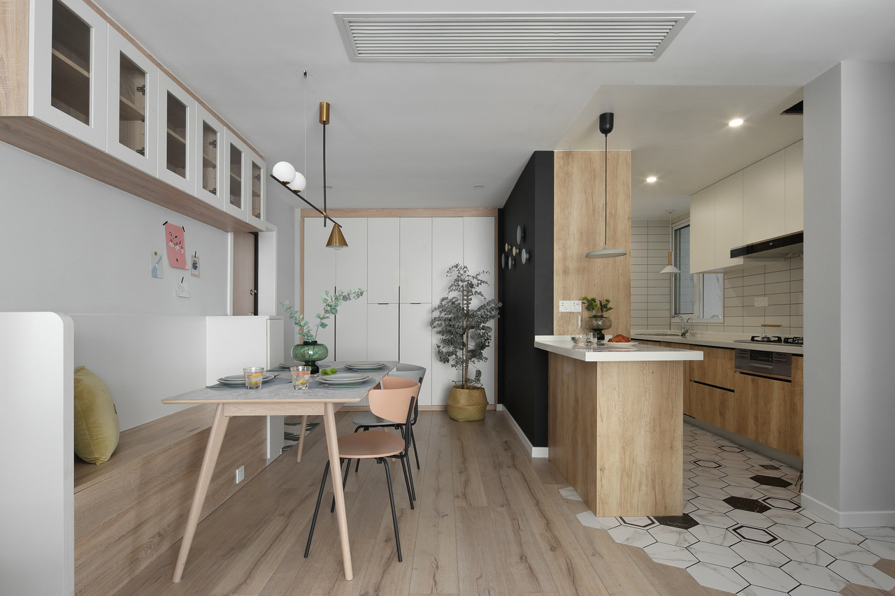 成都 110 平灰色调家居设计，开放式厨房与明亮色彩的完美融合-18