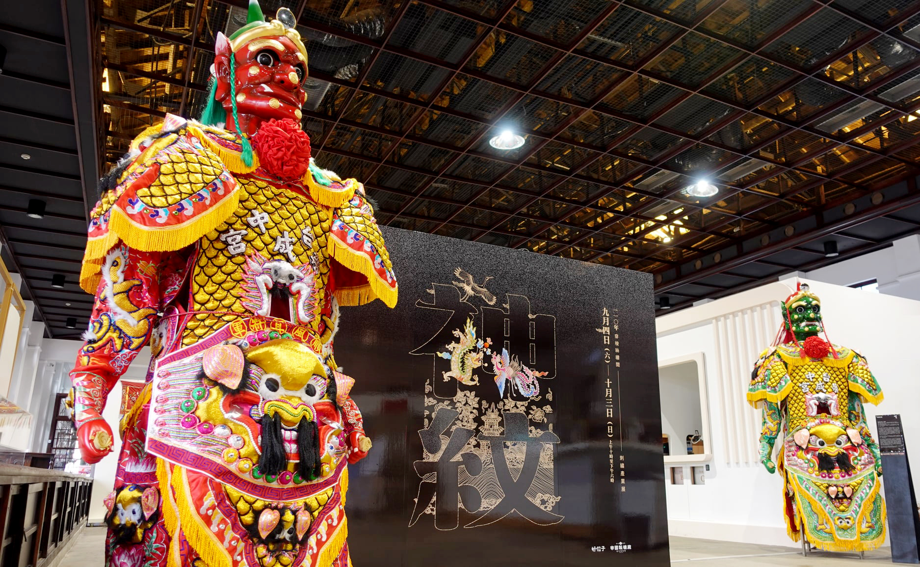 【神紋】穿梭絲縷間 刺繡產業展│視覺與展覽設計丨好位子團隊(視覺與展覽設計蘇品璇)-7