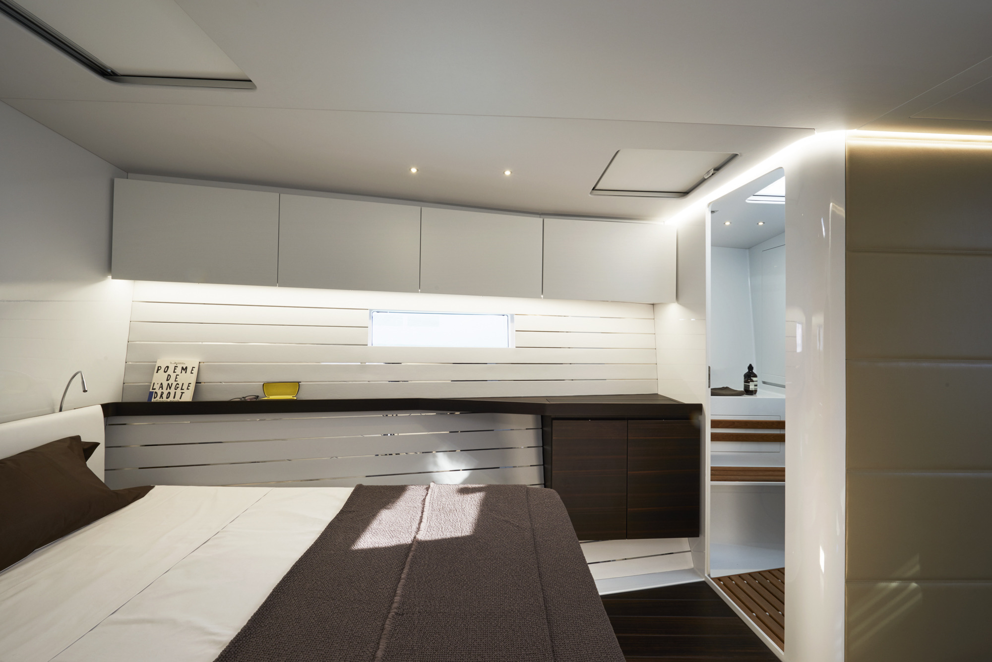 巴黎 otto 与 Formenton 联手打造惊艳游艇内饰-9