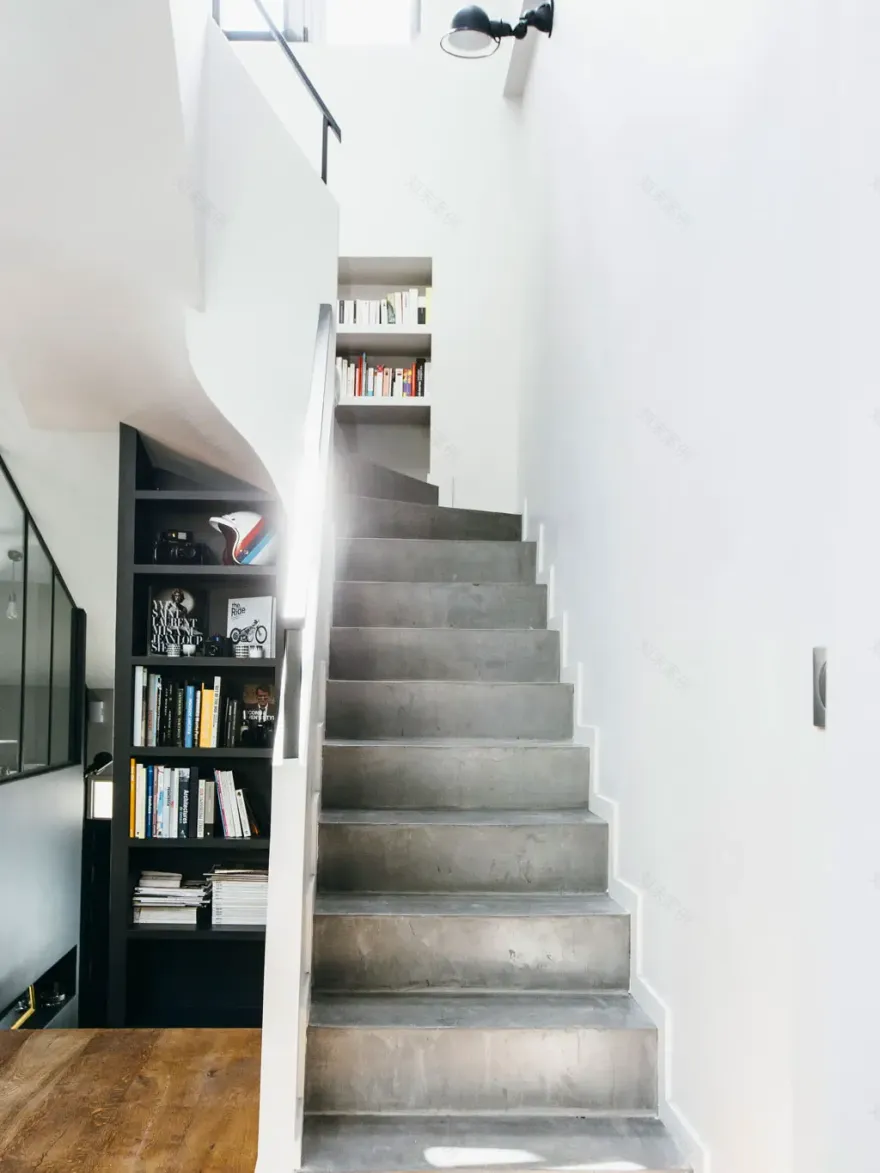 巴黎现代 Loft 风格住宅,开放式庭院打造生活新体验-11