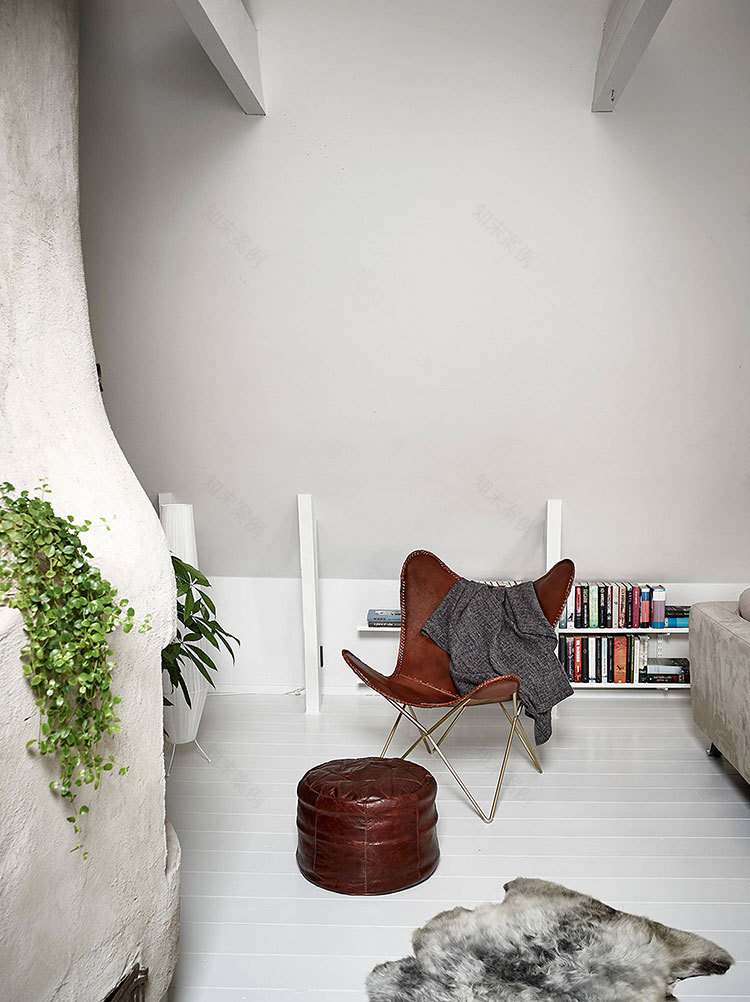 原始墙壁打造的极简北欧阁楼公寓-8