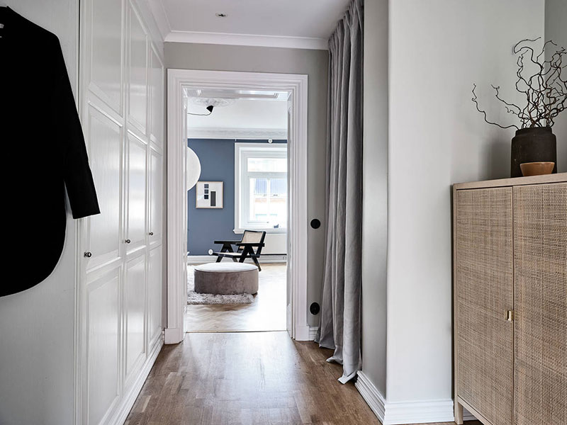 瑞典 70 平米蓝白公寓，深蓝墙面与白色装潢的完美搭配-11