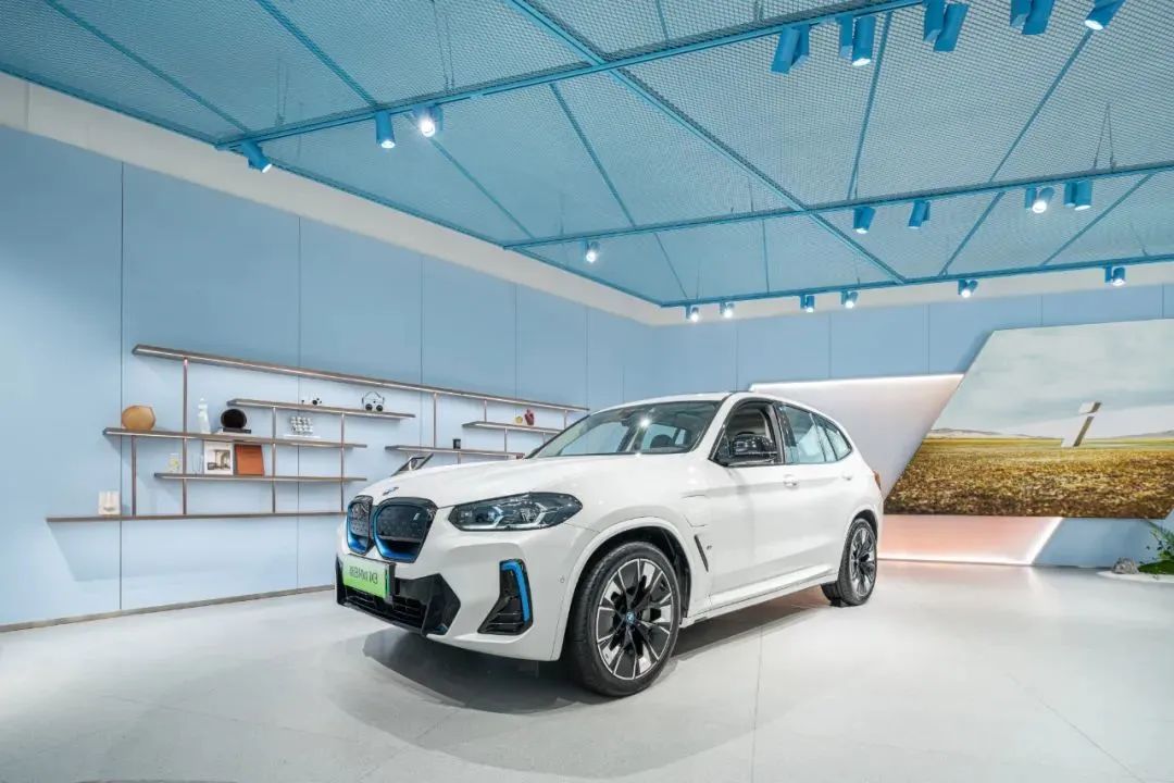 BMW i 成都天街店丨中国成都丨SODA-13