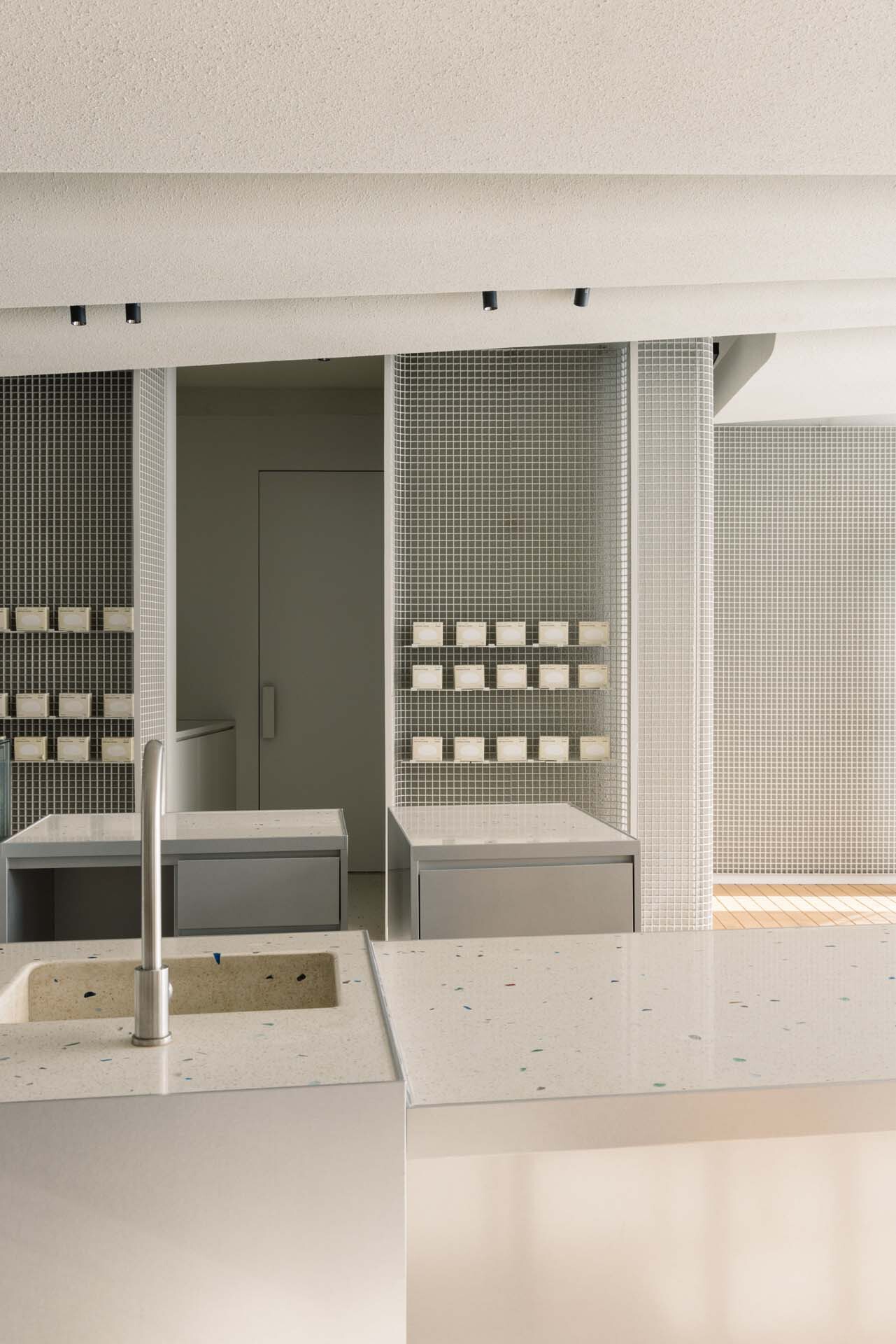 鱼缸咖啡馆，办公一体机丨中国南京-28