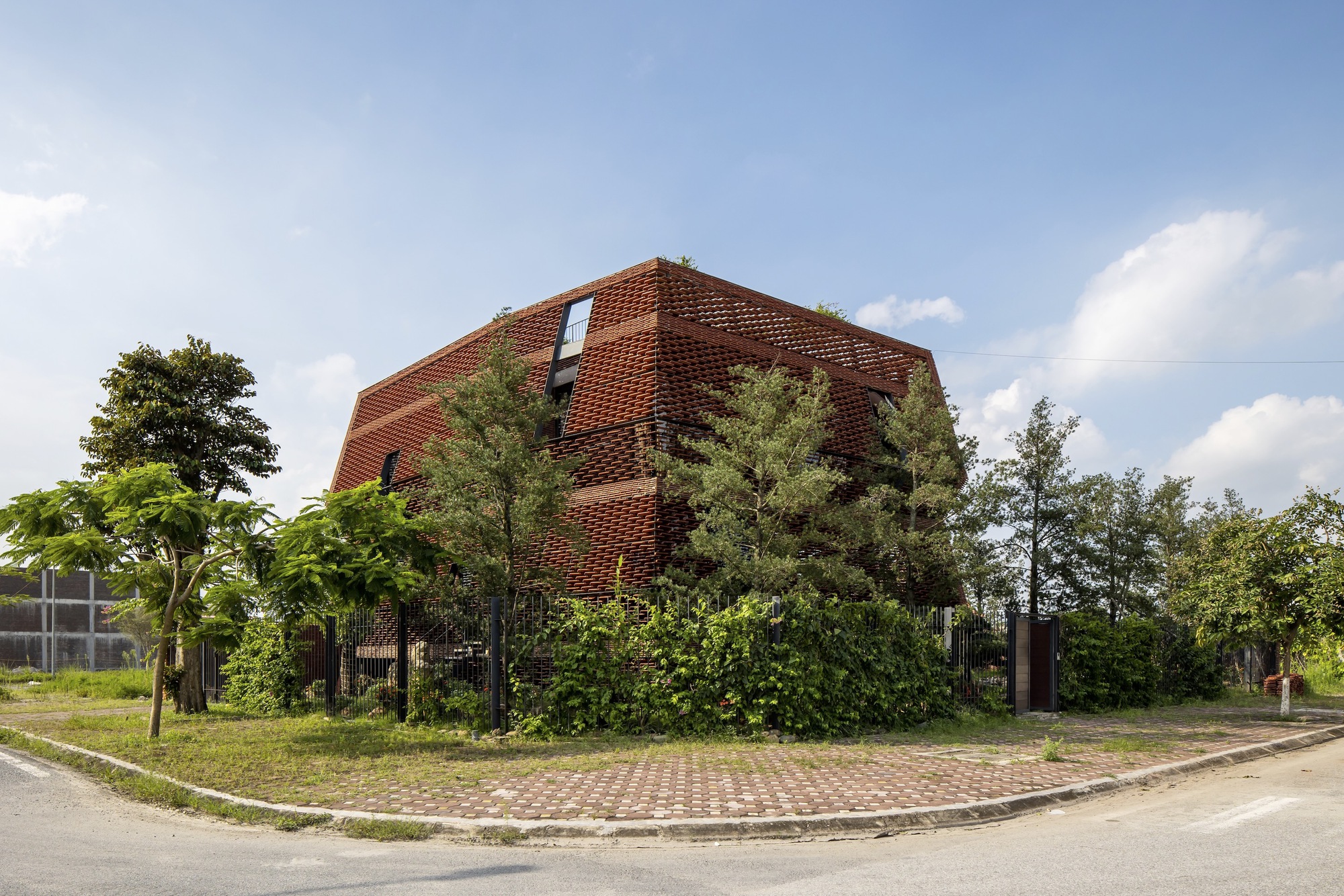 瓦片雀巢屋丨越南丨H&P Architects-9