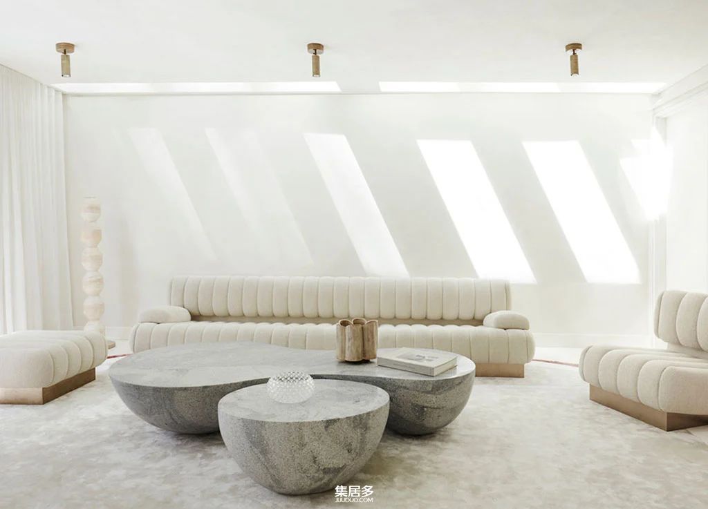 外立面黑色与内饰乳白色调形成鲜明对比的悉尼豪华海滨别墅-7