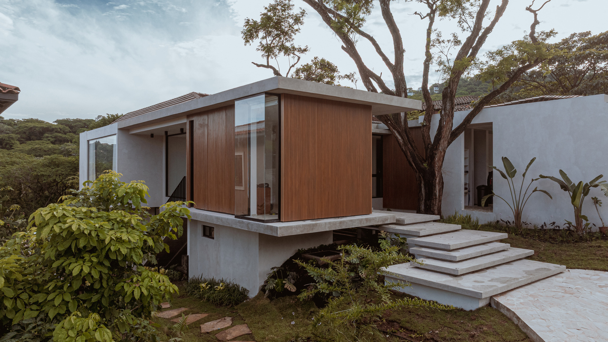 疯狂之屋（注：Casa Mad结合常见语境，可能较为符合一些叫Casa Mad的景点的含义，比如越南大叻的疯狂之屋（Càt Tường Điên Đã，也被称为Mad House ），若有特定背景信息请补充） 丨哥斯达黎加圣何塞丨JSARQ-21