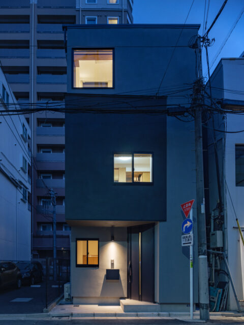 新宿の家 隙間の光明丨日本京都丨キトキノアーキテクチャ（小林玲子）-47