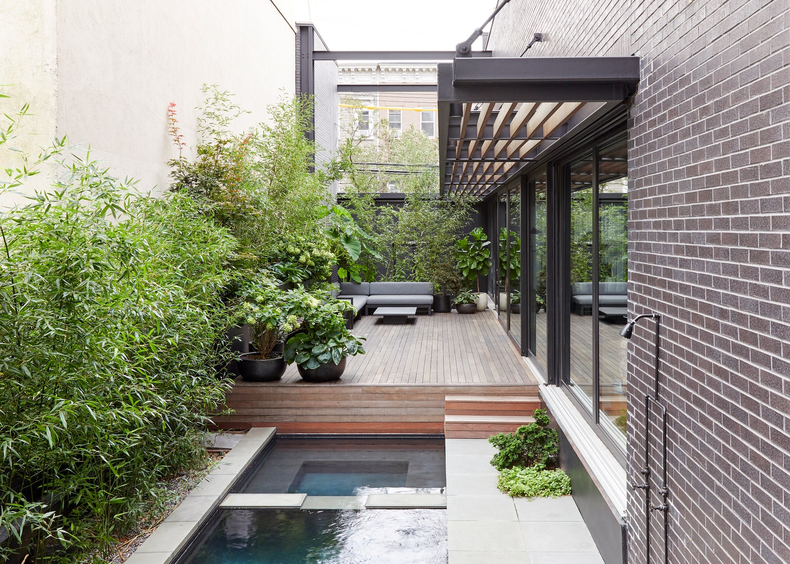 纽约布鲁克林的绿色之家 | 工业风与自然的完美融合-14