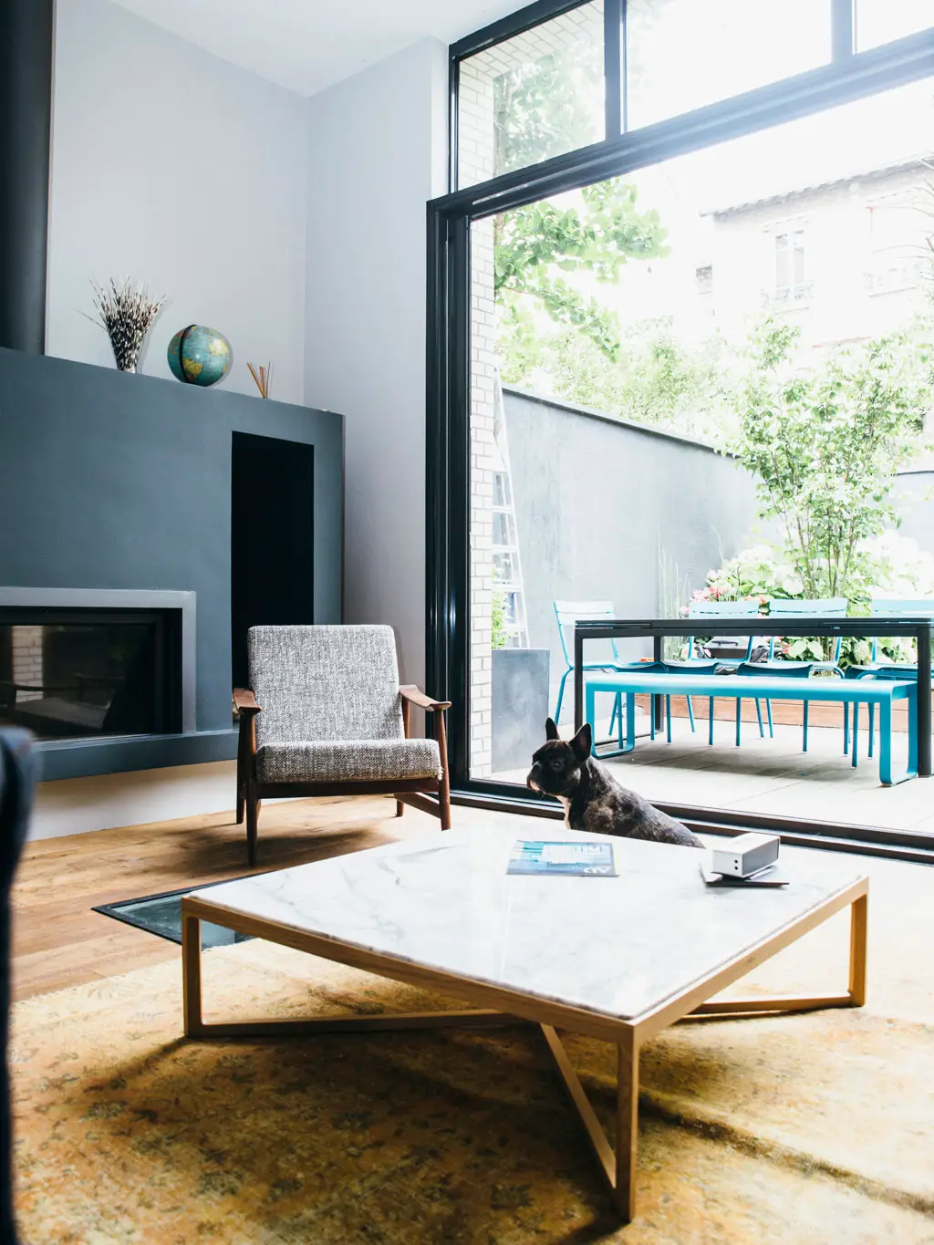 巴黎现代 Loft 风格住宅，开放式庭院打造生活新体验-3