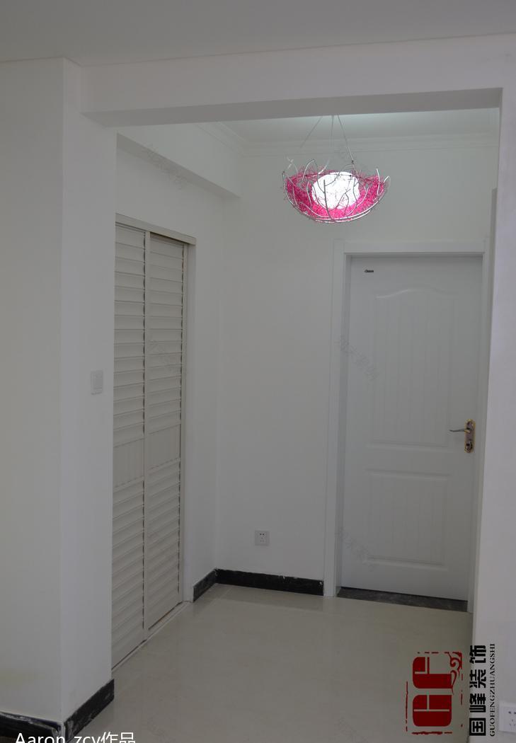 2.4 万打造 70 平现代婚房 | 极简奢华,空间利用-30