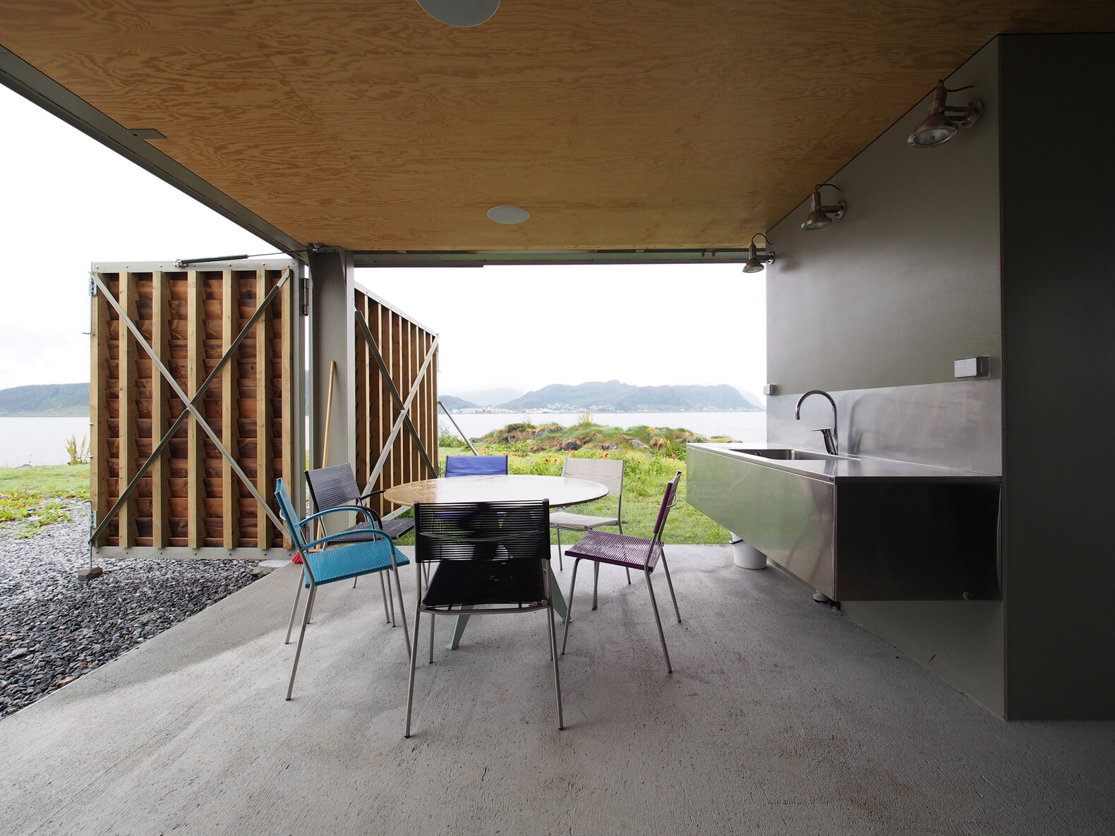 极端风暴后的匿名奇迹-18