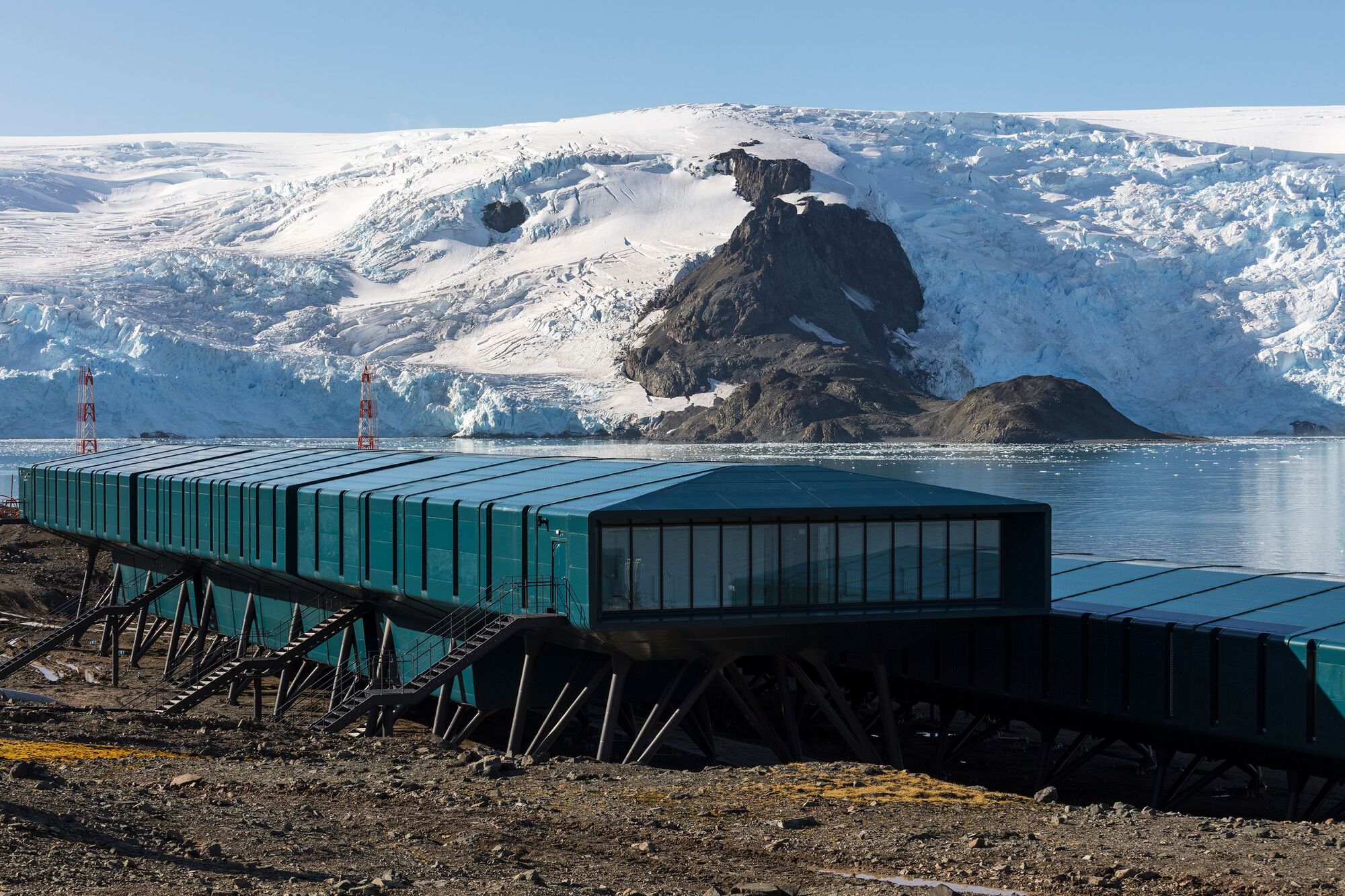 Comandante Ferraz Antarctic Station / Studio 41-43