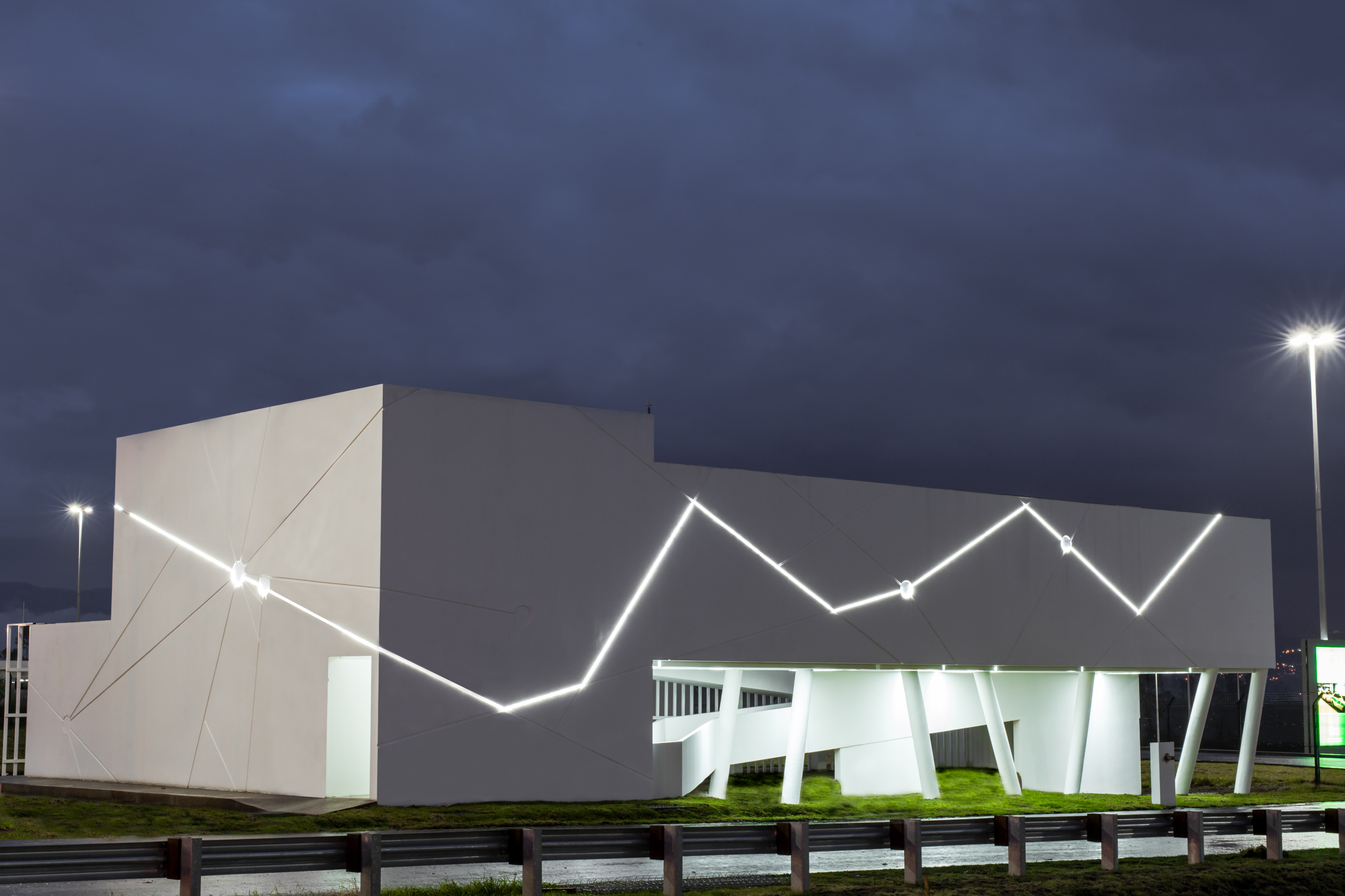 厄瓜多尔国际机场飞行控制办公大楼-31