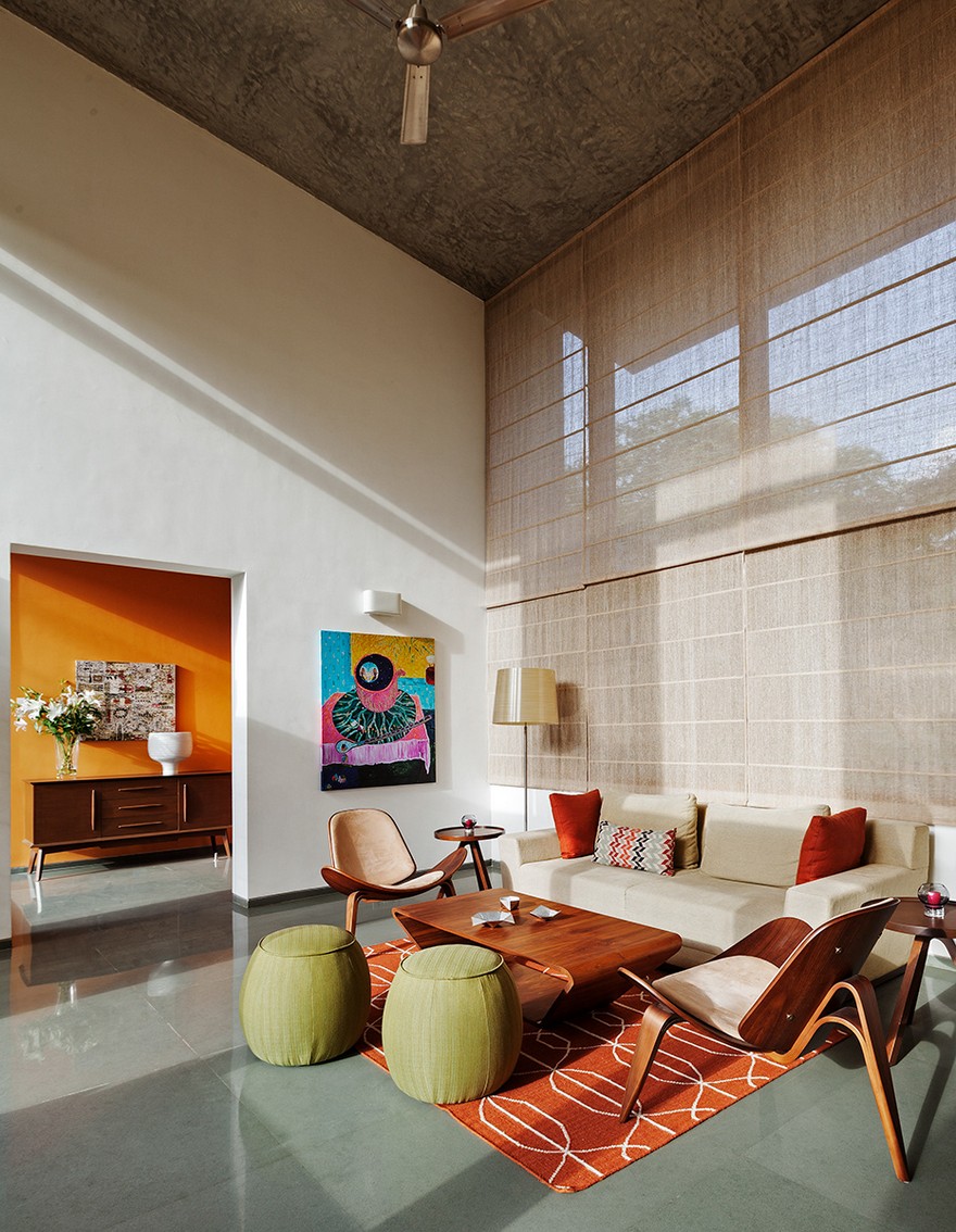 This Bangalore House Featuring Mid-Century Classics Furniture and Contemporary Art-24