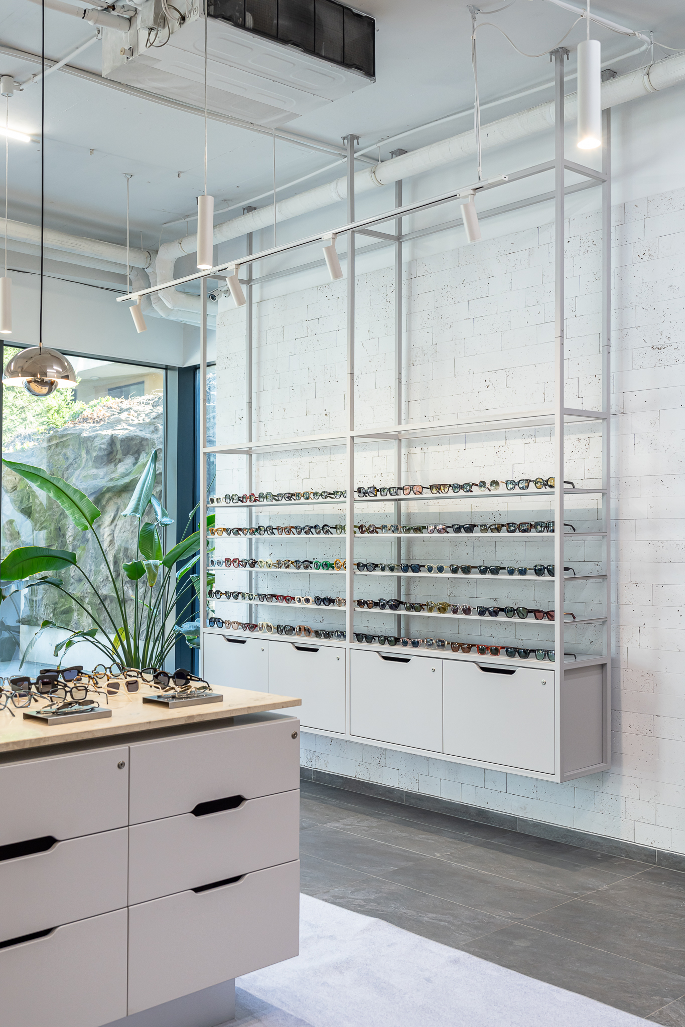 THE SUNGLASSCURATOR STORE 室内设计丨罗马尼亚布加勒斯特丨mihaelaabordeianu + Sobo Studio-19