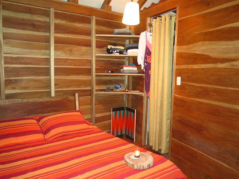 简易风格高脚木屋设计-16