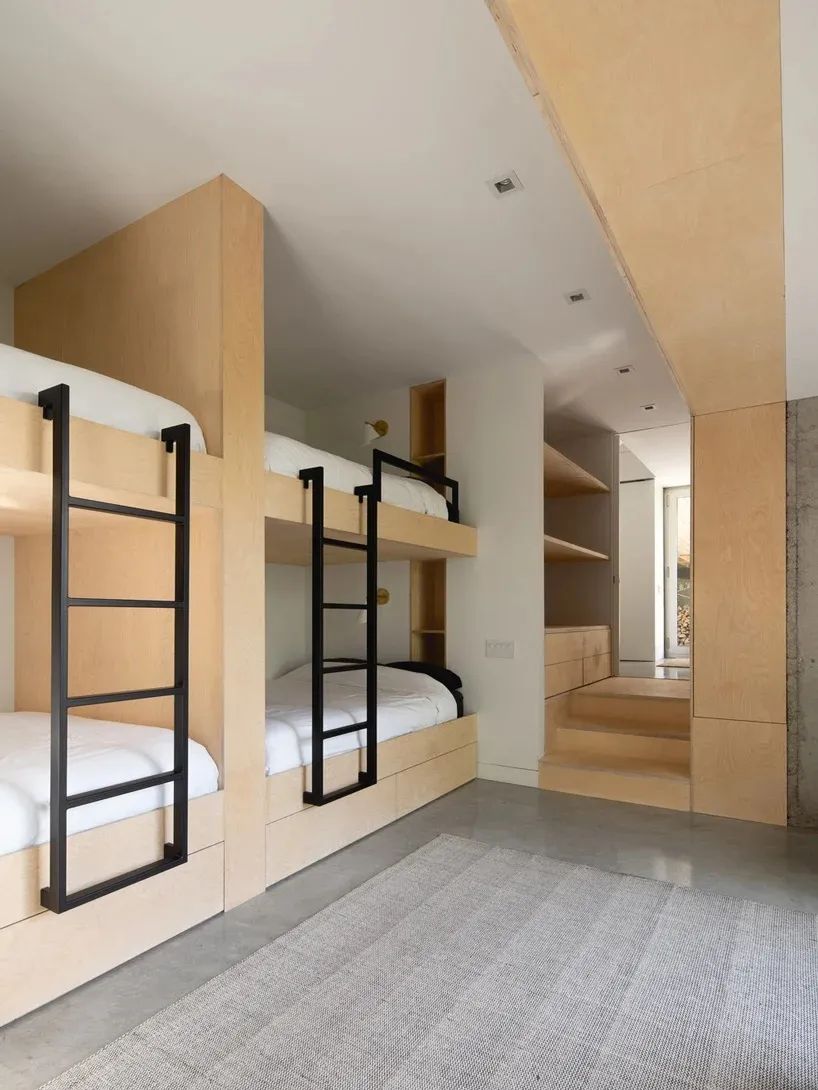 加拿大岩石森林中的木制私人住宅-25