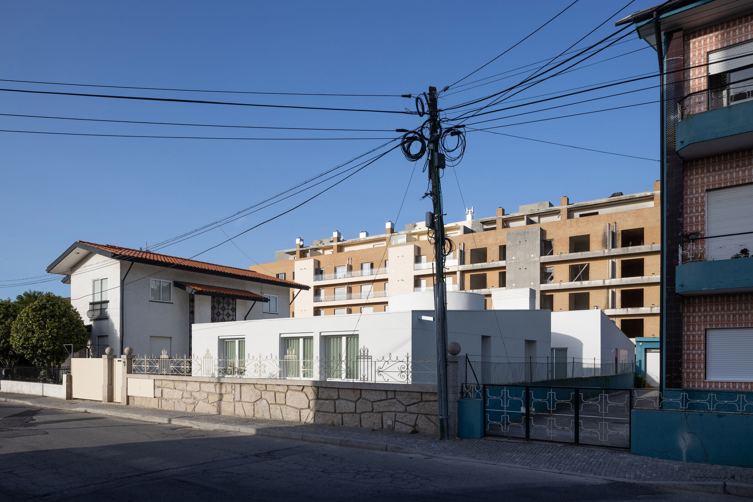 葡萄牙 Middleyard · 私密中庭丨LIMIT studio-6