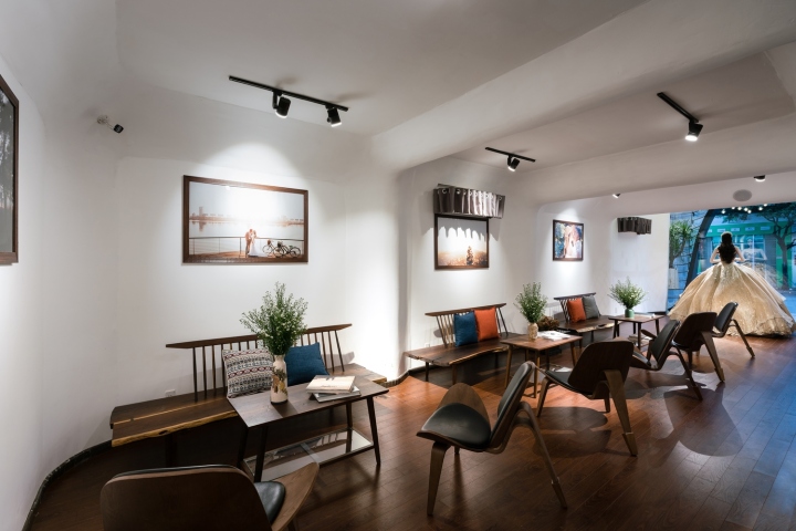 越南胡志明市婚庆大楼·曲线立面与室内星空设计-24