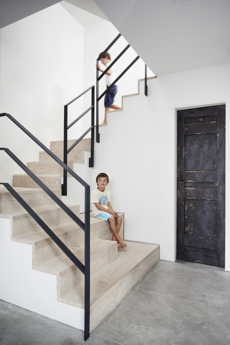 Manhattan Beach House Features Clean and Bright Scandinavian Expression-9