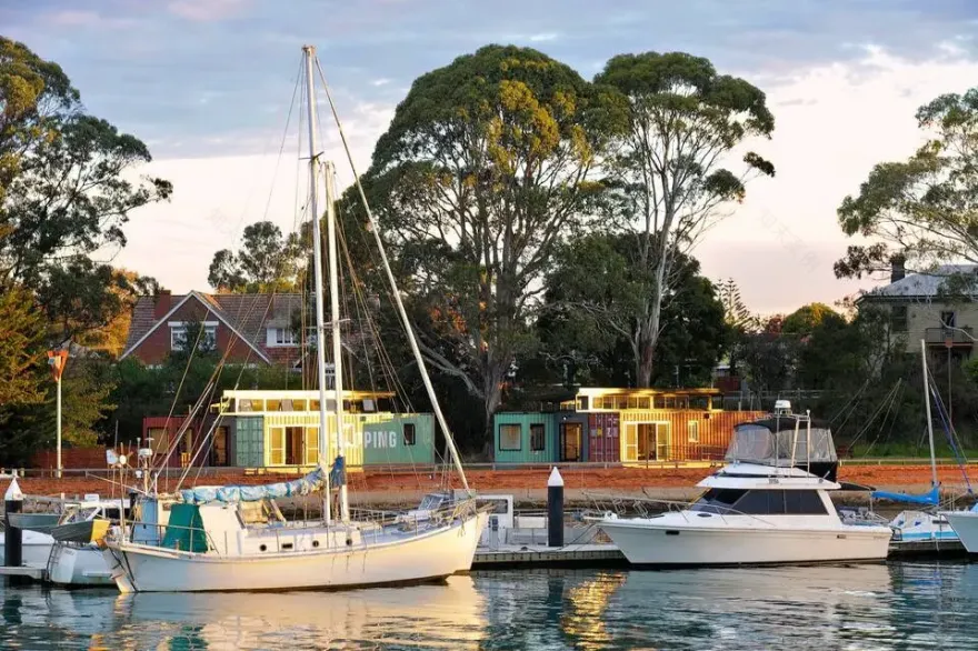 "塔斯马尼亚河畔的环保集装箱住宅设计"-16