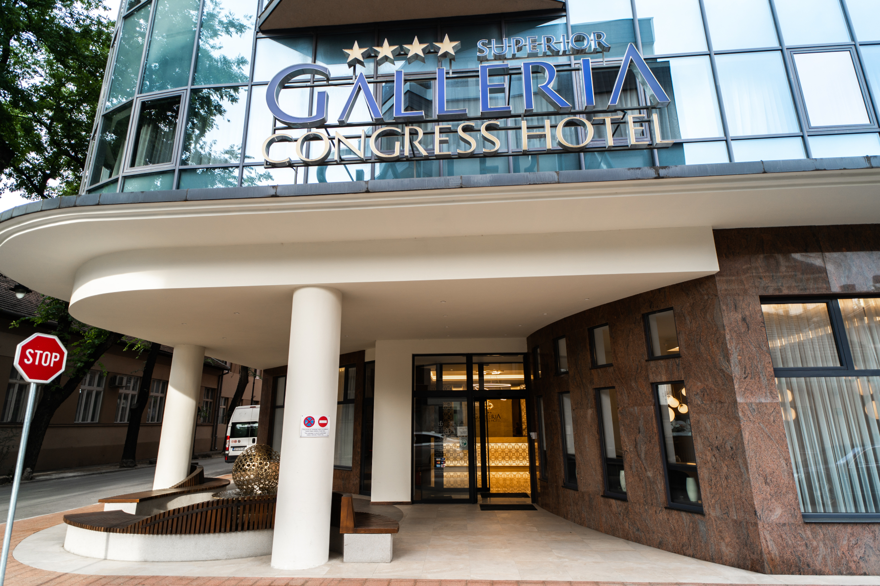 现代艺术新风貌 | 塞尔维亚 Subotica 酒店 Galleria 设计案例-5