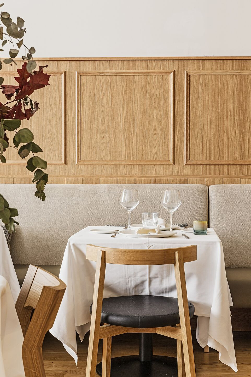 重塑历史印记，打造优雅餐饮空间-13