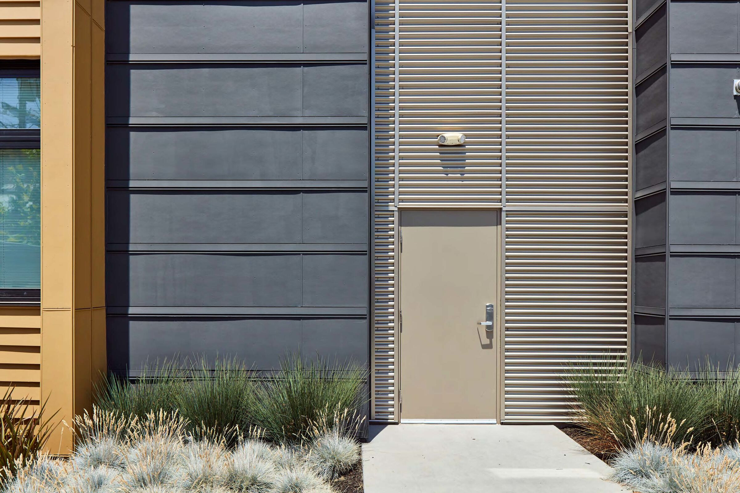 加州 Emeryville 新型混合住宅，工业风与居住功能的完美结合-23