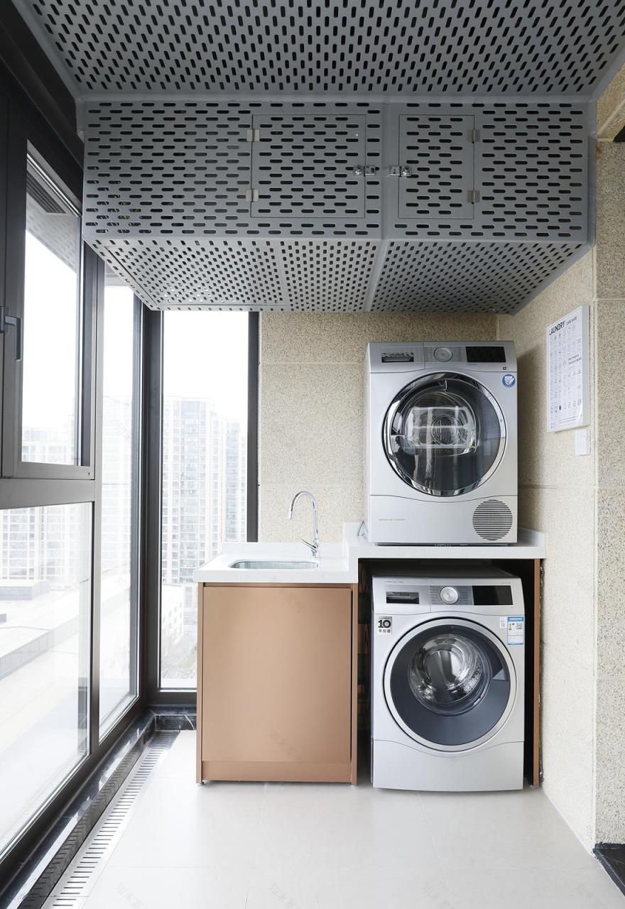 轻奢优雅的黑胡桃空间艺术-33