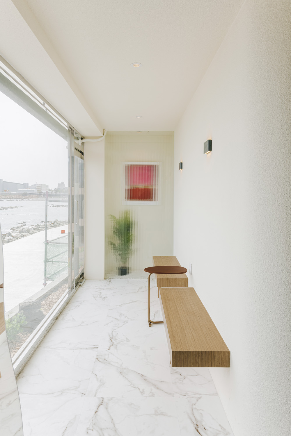 白色与木色迷你别墅设计，16 平米视听室惊艳亮相-10