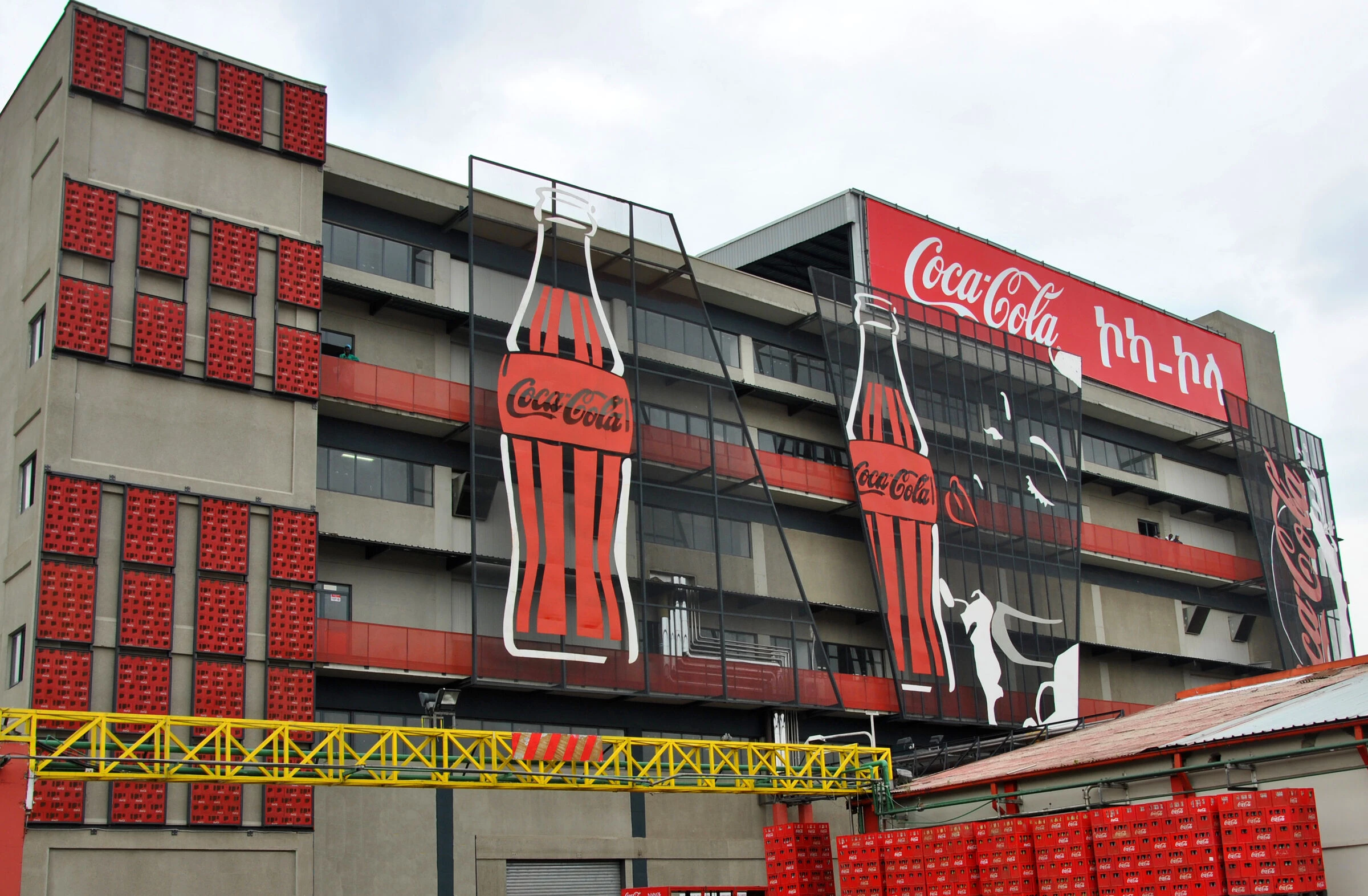 可口可乐工厂亚的斯亚贝巴 外立面改造丨埃塞俄比亚亚的斯亚贝巴丨Nicole Cieri Architects-10