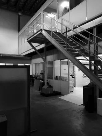 废弃仓库变身高颜值办公室,模块化设计成最大亮点-6