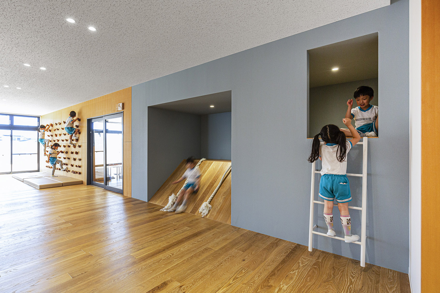 EZ托儿所,日本 / HIBINOSEKKEI + Youji no Shiro + KIDS DESIGN LABO-18