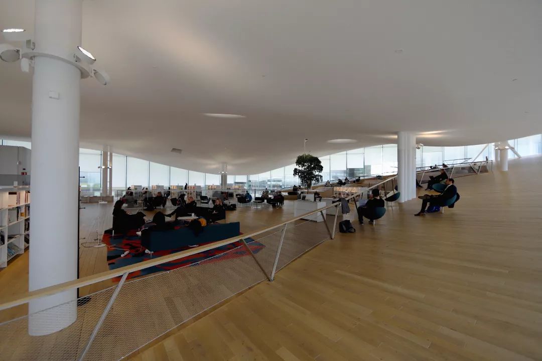 赫尔辛基中央图书馆 | 木质拱形结构的动态空间-54