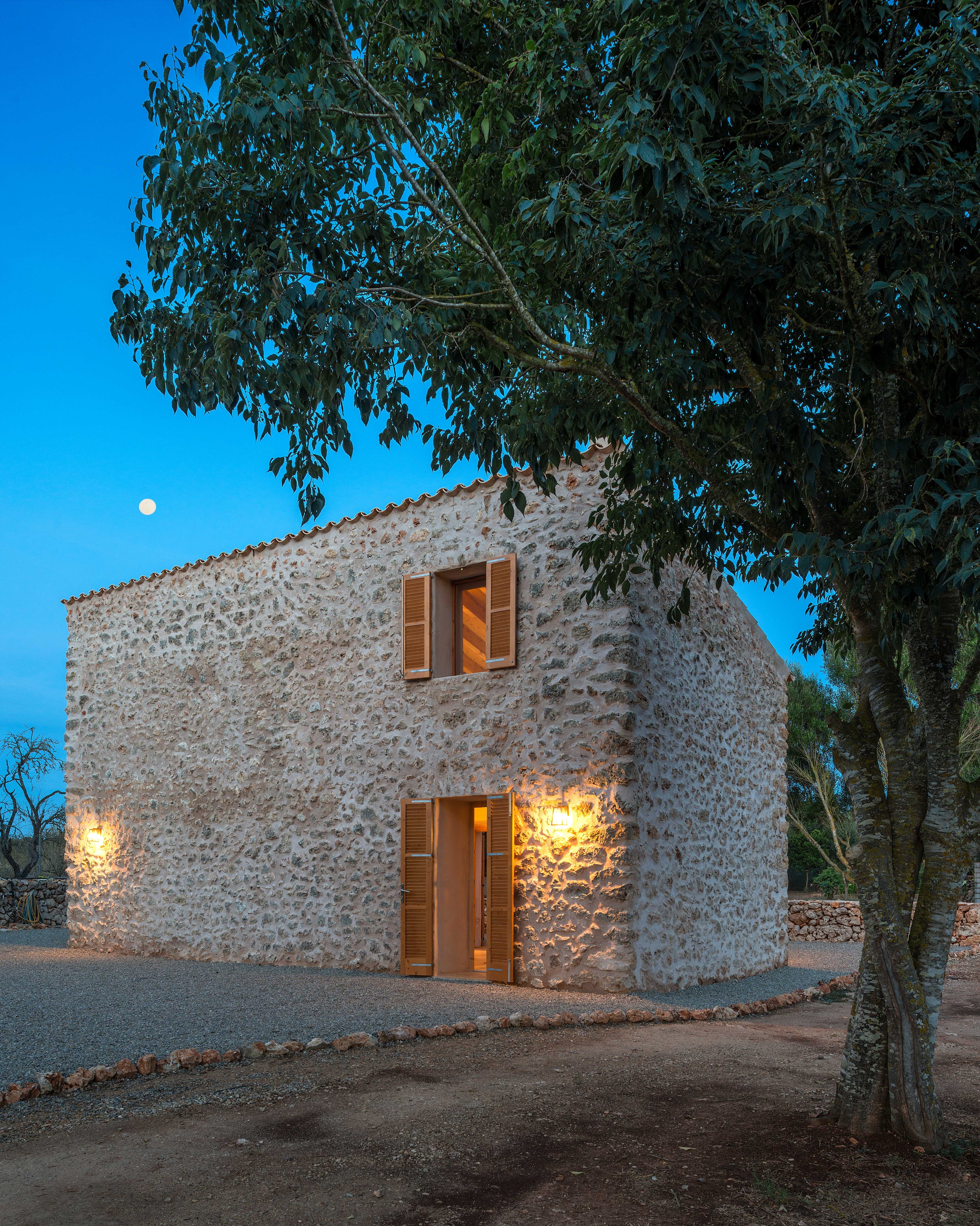 半隐于市的环保别墅 · Ca na Joaneta丨西班牙-18