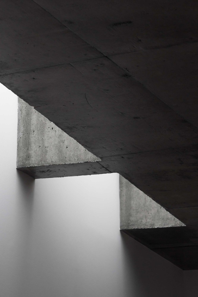 里斯本洛里什住宅 · 旧建筑新生命,彩色空间营造生活美学-43