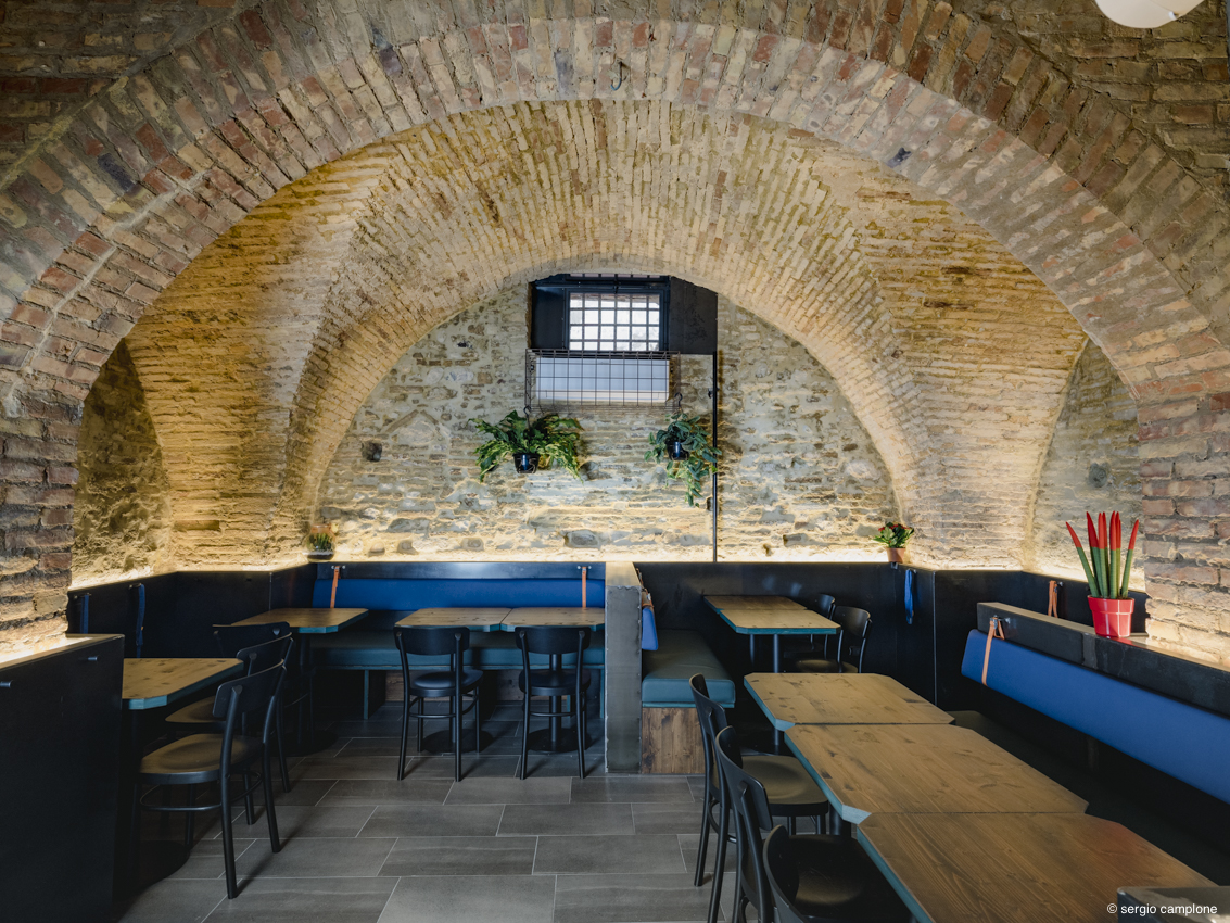 意大利海滨酒馆 Vinstrò 室内设计-14