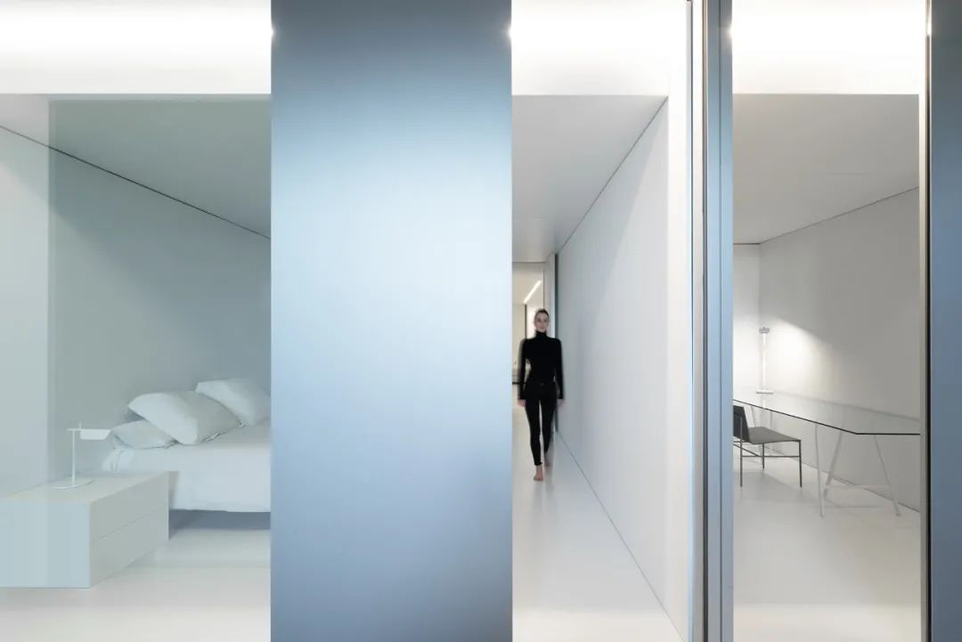 瓦伦西亚纯白极简美学私宅丨Fran Silvestre Arquitectos-16