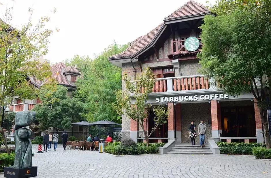 全球最美星巴克,花店、水族馆、百樱共赏-82
