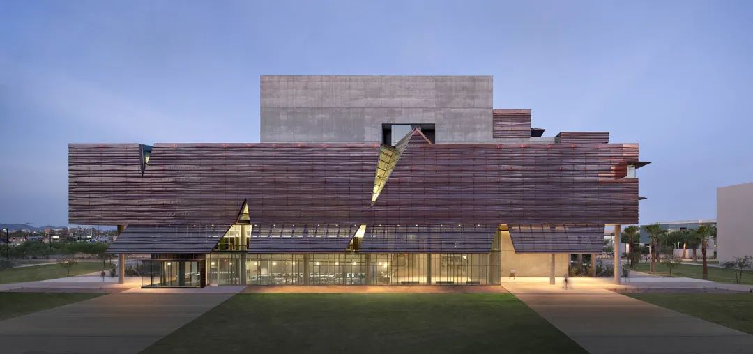 沙漠峡谷中的健康科学教育大楼丨CO Architects-17