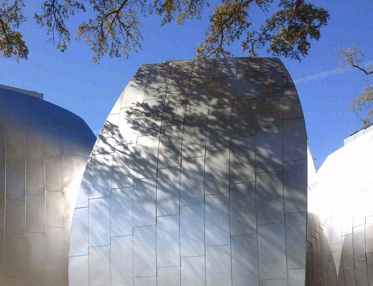 Architectural Innovations & Applications of Stainless Steel-3