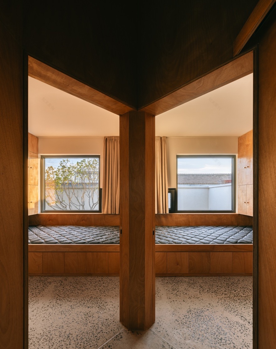 十字交叉之家 – 一朵屋面下的安顿与穿梭丨中国北京丨察社办公室-76