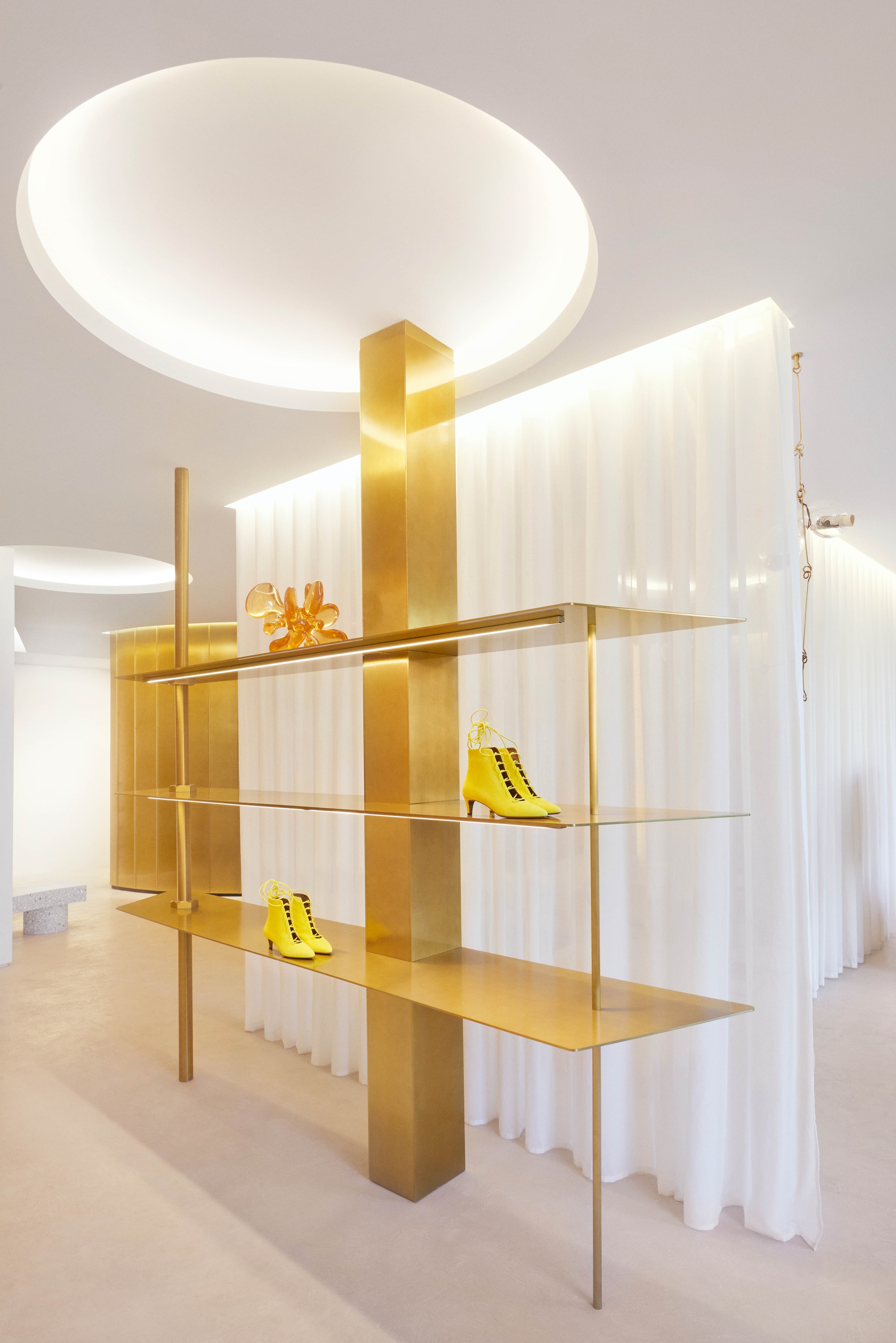 洛杉矶复古建筑中的时尚服装店设计丨美国洛杉矶丨Robert Vattilana-30