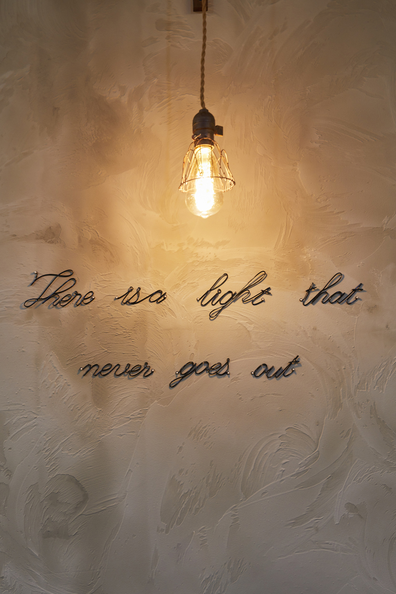 温馨十坪咖啡馆，打造简约纯真空间-14