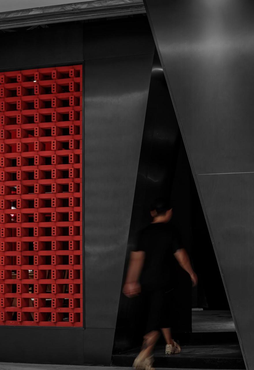 嘟嘟经典面馆 | 一半炽热一半冰封的浪漫空间-8